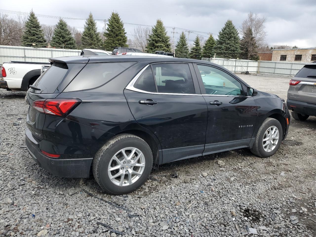 2024 CHEVROLET EQUINOX LT - Image 3