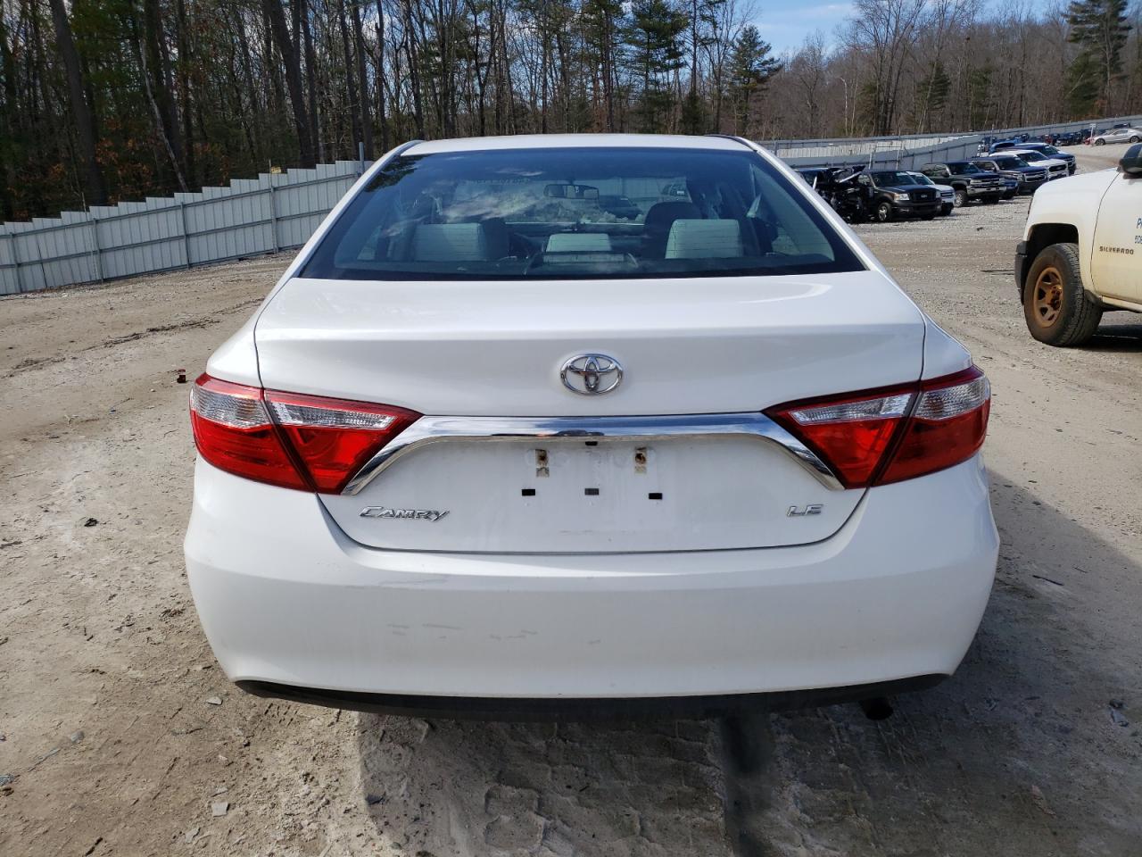 2017 TOYOTA CAMRY LE - Image 6
