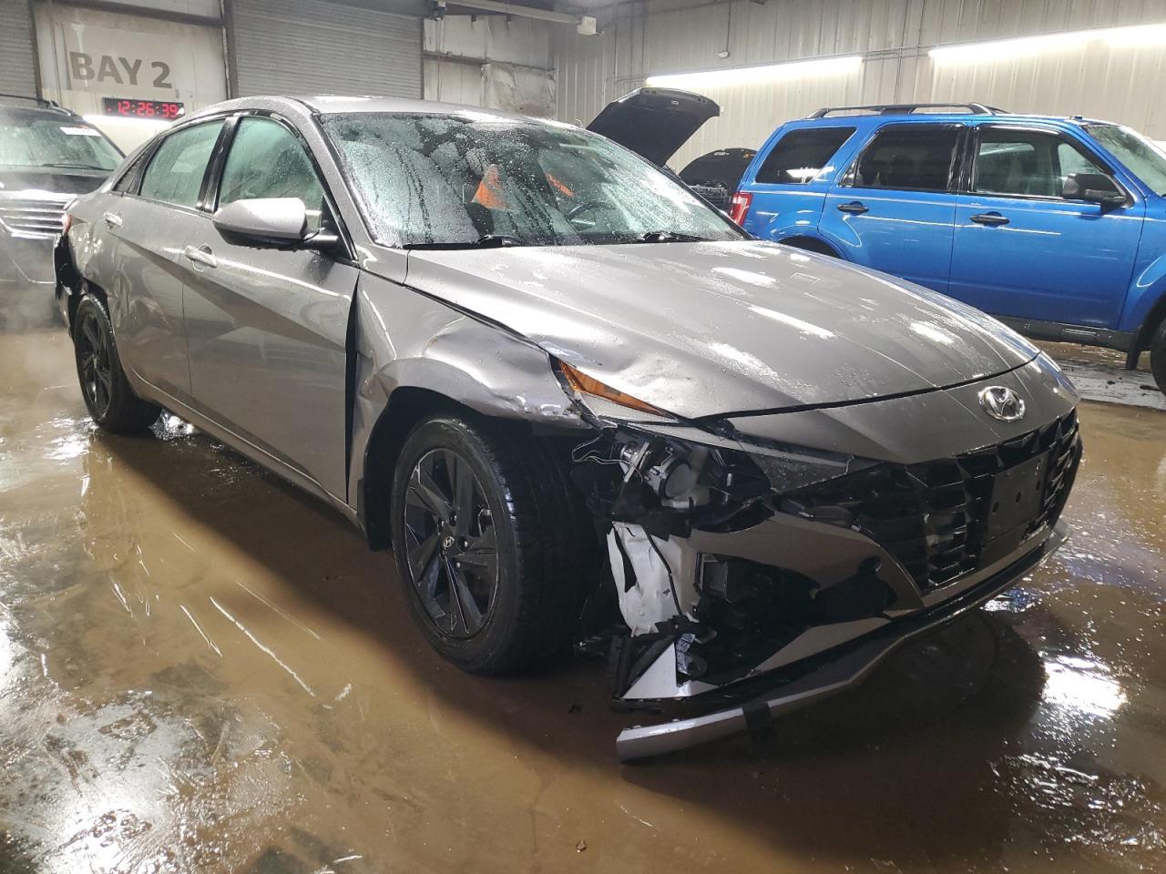 2022 HYUNDAI ELANTRA SE - Image 4