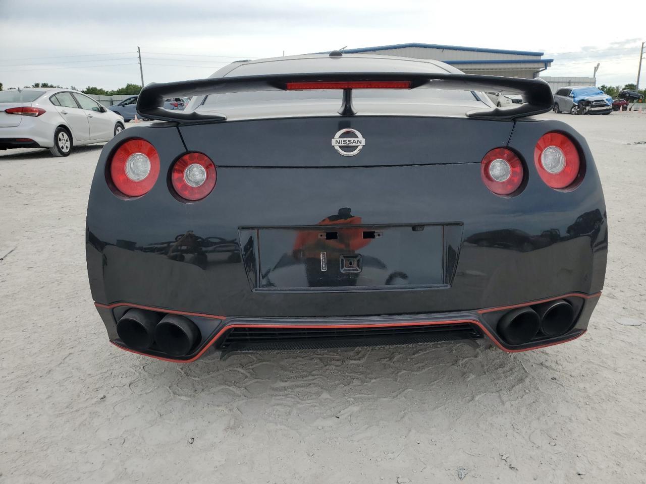 2013 NISSAN GT-R PREMI - Фото 6