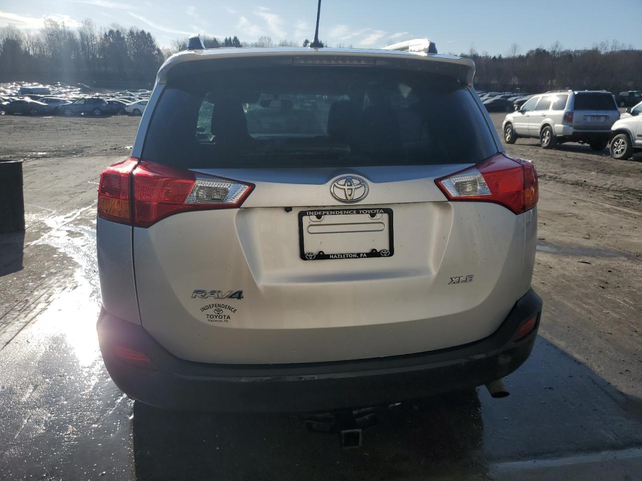 2015 TOYOTA RAV4 XLE - Фото 6