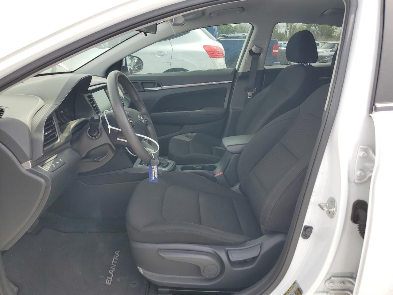 2019 HYUNDAI ELANTRA SE - Фото 7
