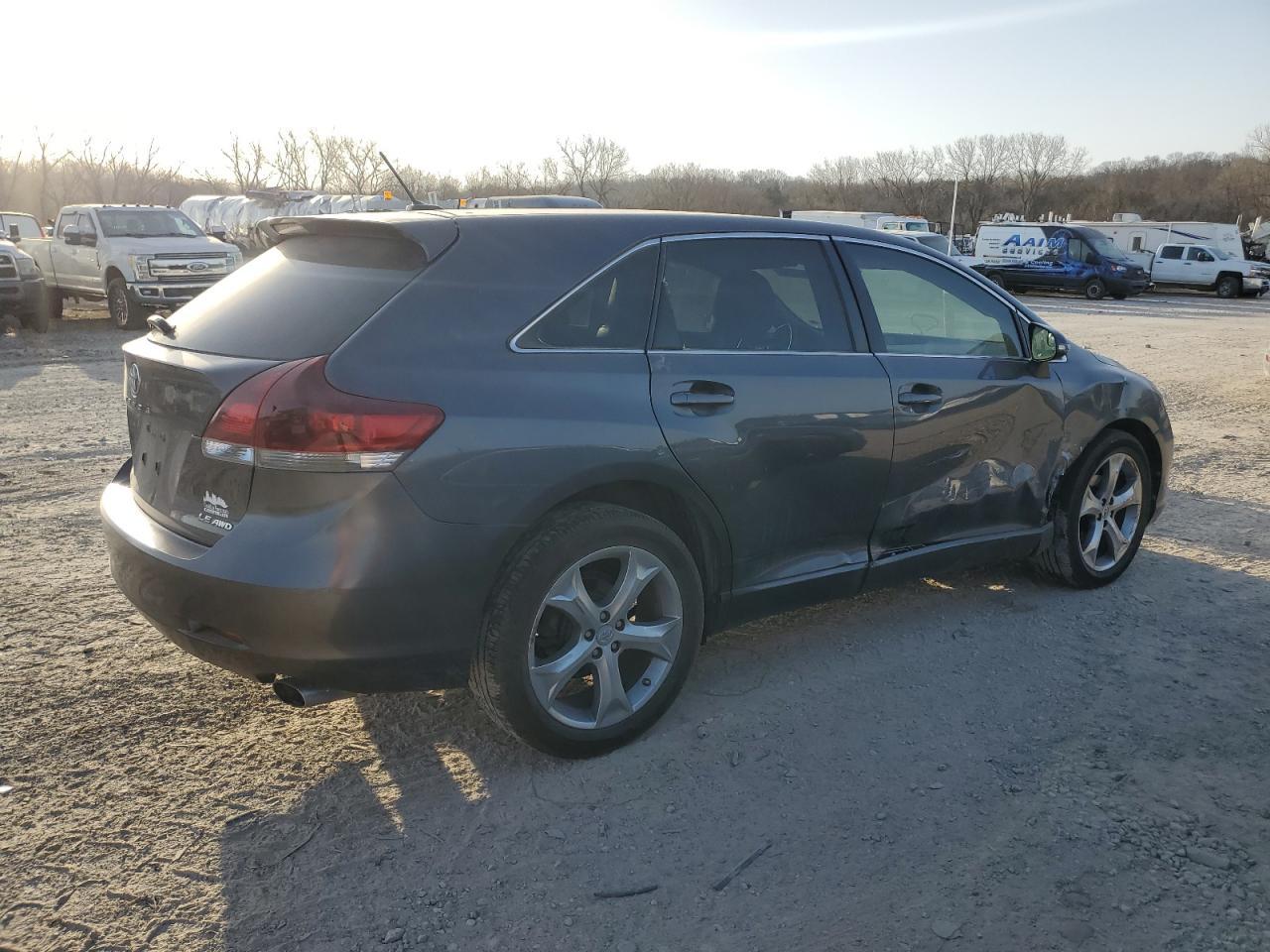 2013 TOYOTA VENZA LE - Image 3
