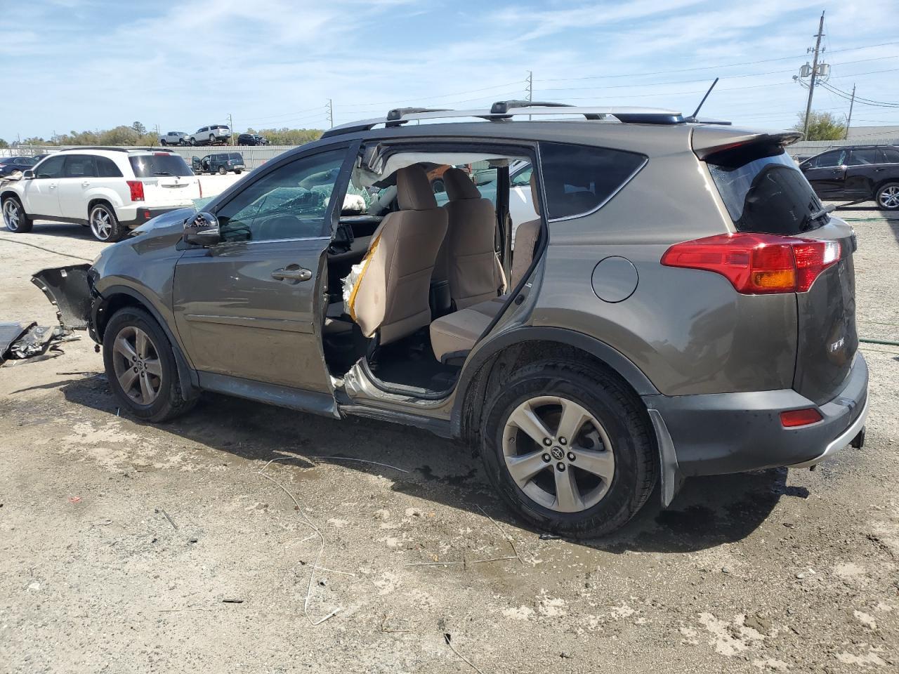 2015 TOYOTA RAV4 XLE - Image 2