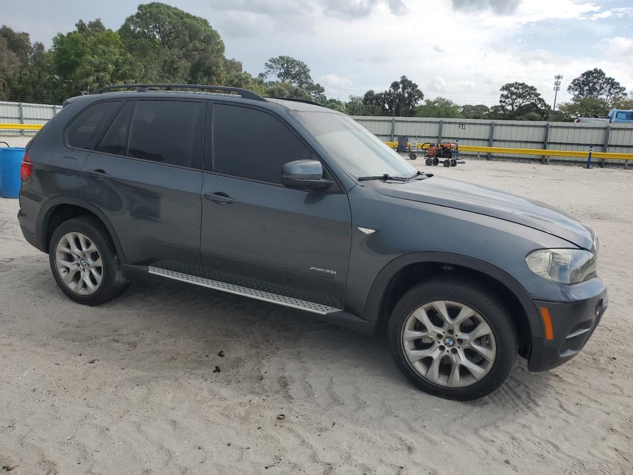 2011 BMW X5 XDRIVE3 - Image 4