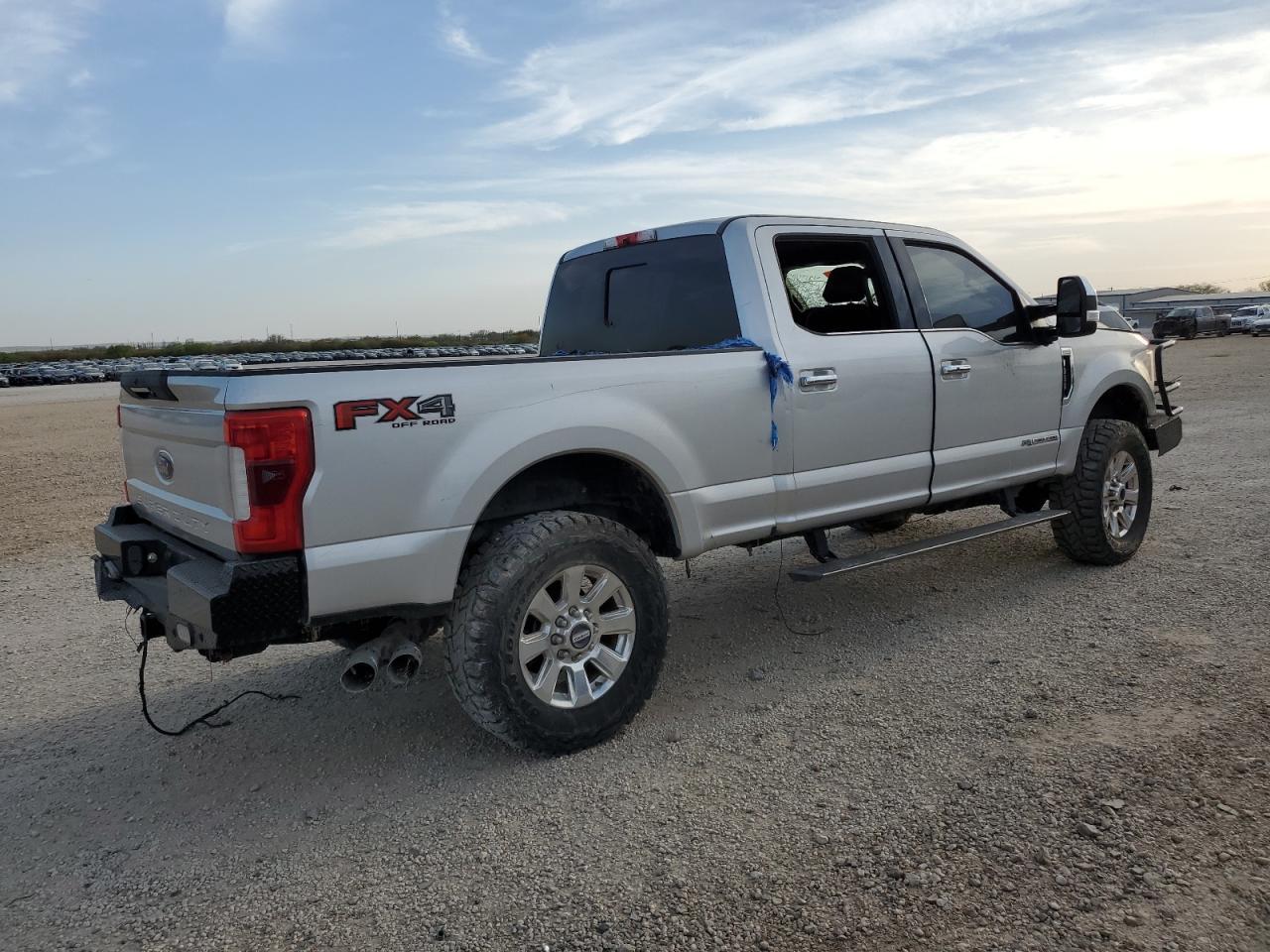 2017 FORD F250 SUPER - Image 3
