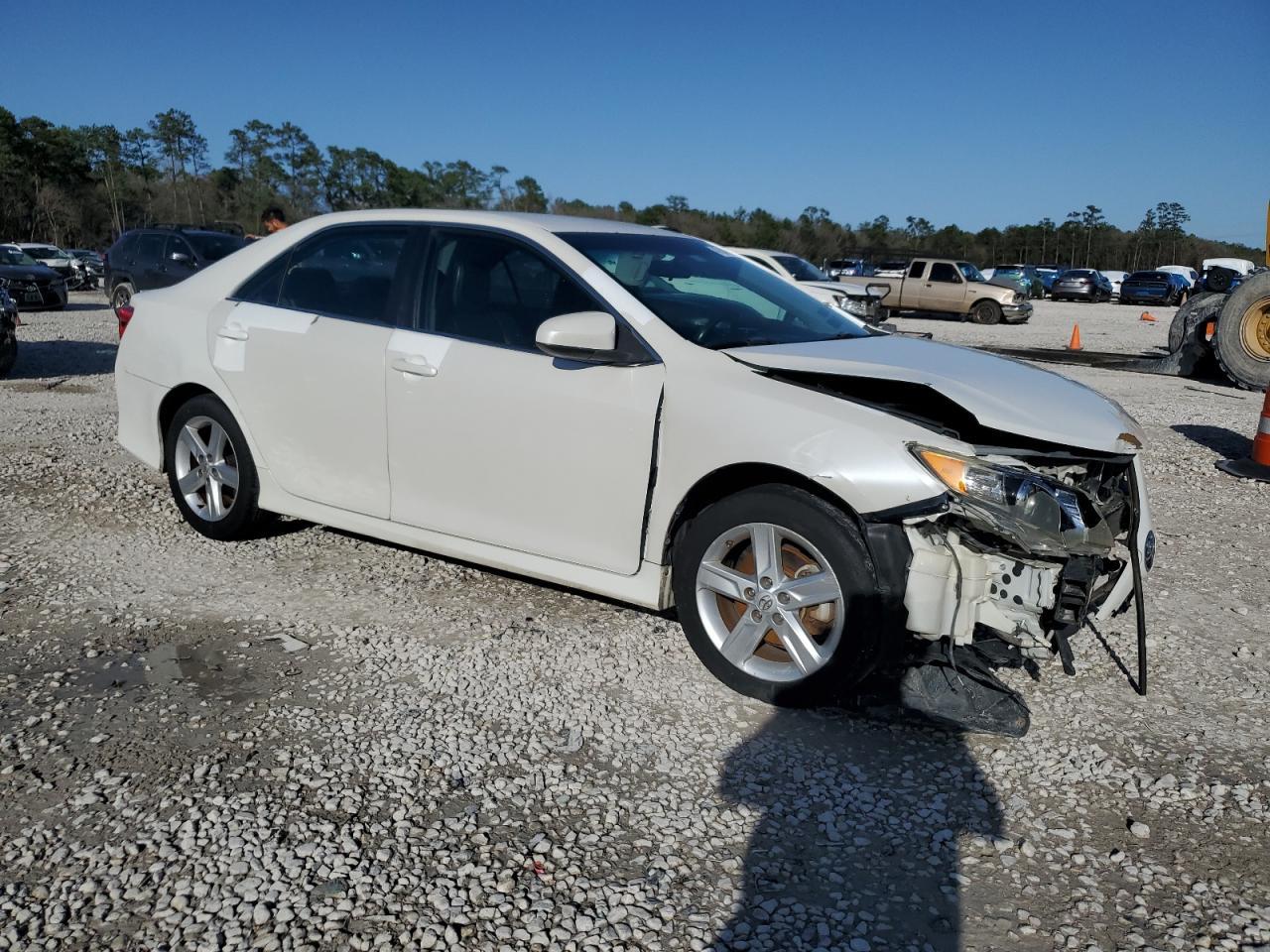 2014 TOYOTA CAMRY L - Фото 4