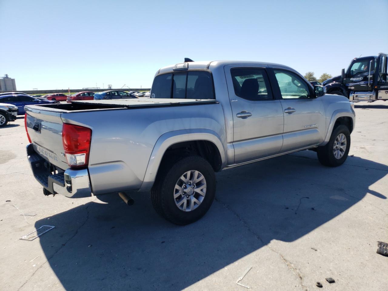 2017 TOYOTA TACOMA DOU - Фото 3