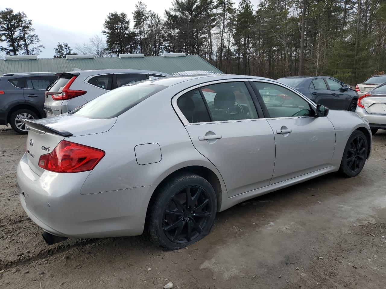 2012 INFINITI G37 - Image 3