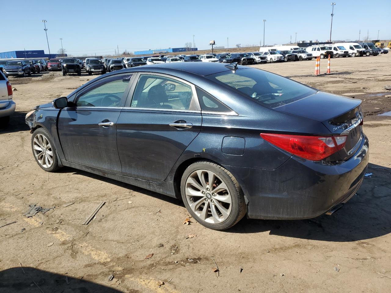 2013 HYUNDAI SONATA SE - Фото 2