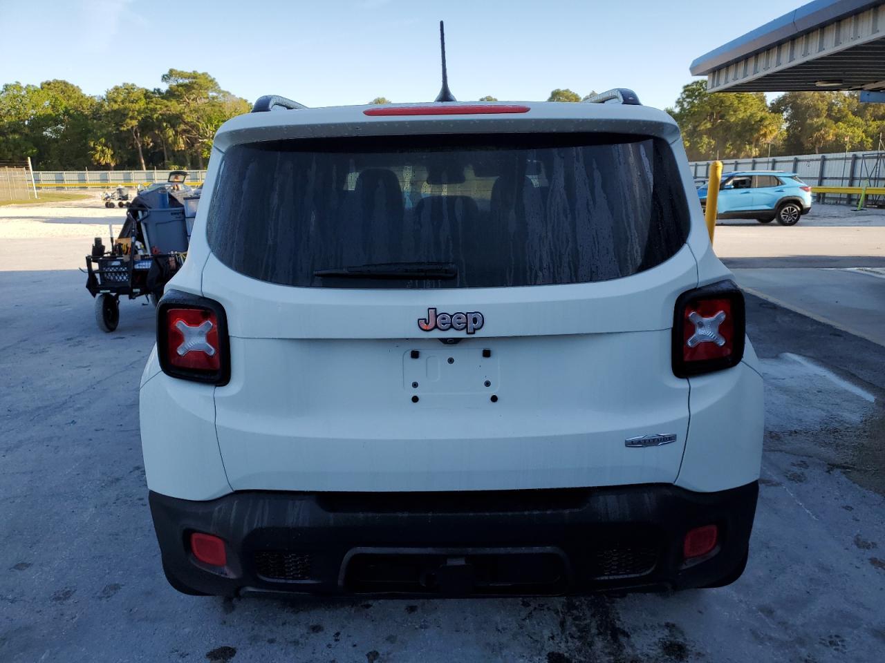 2017 JEEP RENEGADE L - Image 6