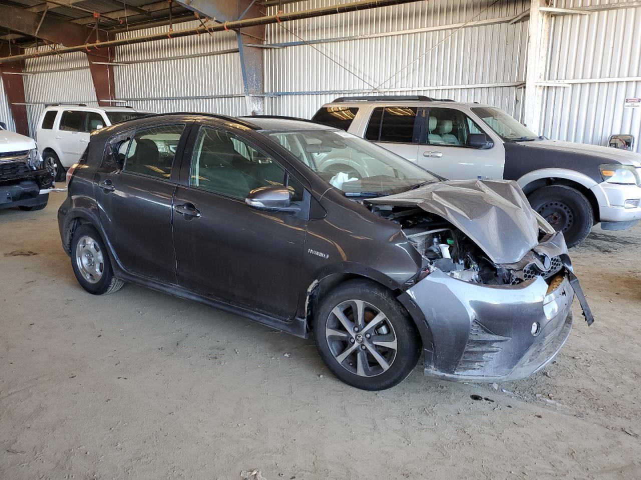 2018 TOYOTA PRIUS C - Image 4
