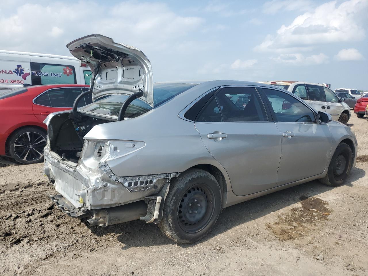 2016 TOYOTA CAMRY LE - Фото 3