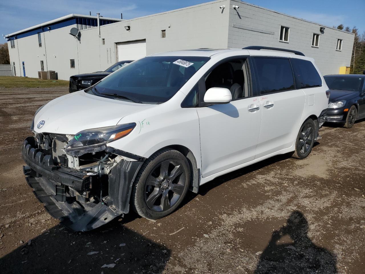 2015 TOYOTA SIENNA SPO