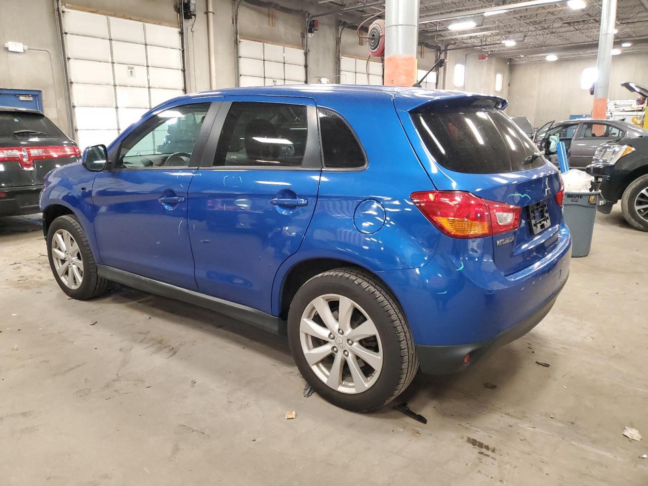 2015 MITSUBISHI OUTLANDER - Фото 2