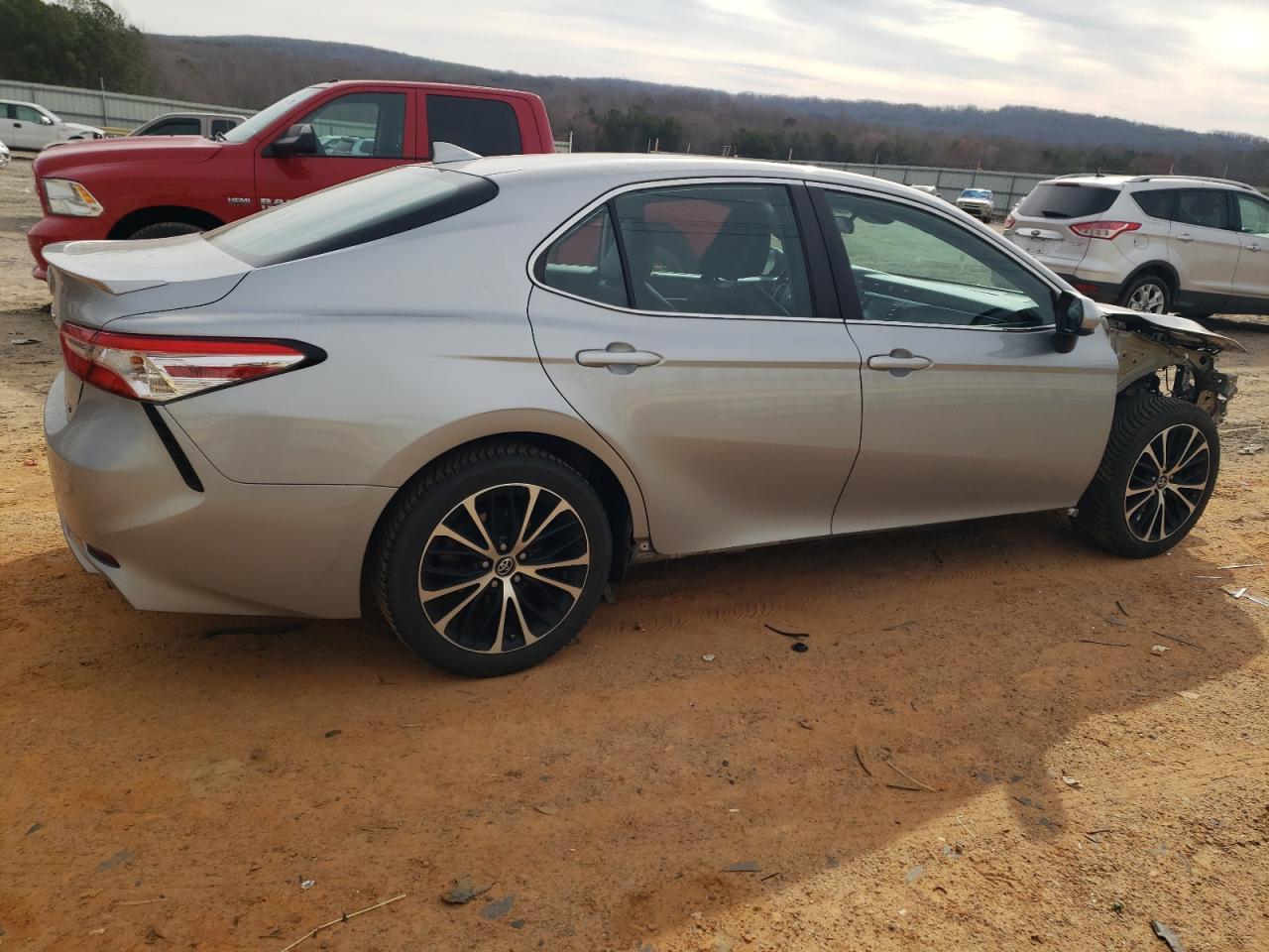 2020 TOYOTA CAMRY SE - Image 3