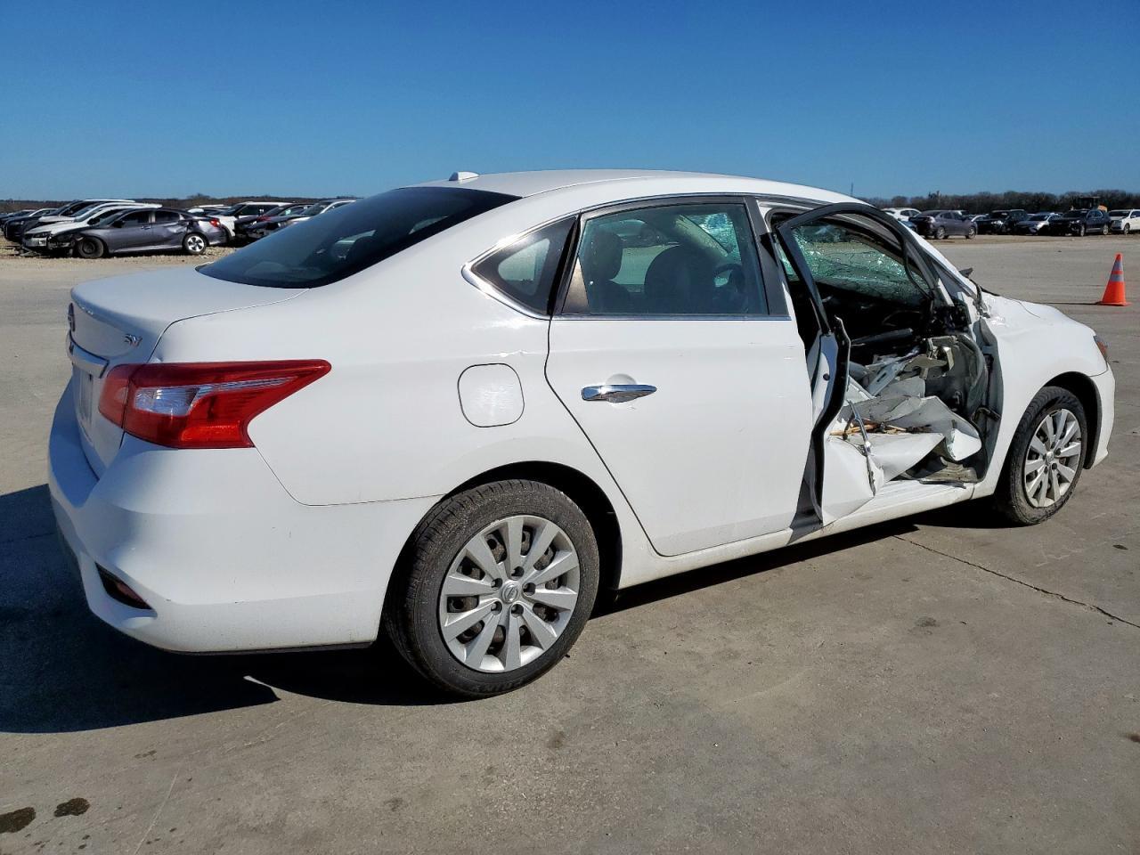 2017 NISSAN SENTRA S - Фото 3