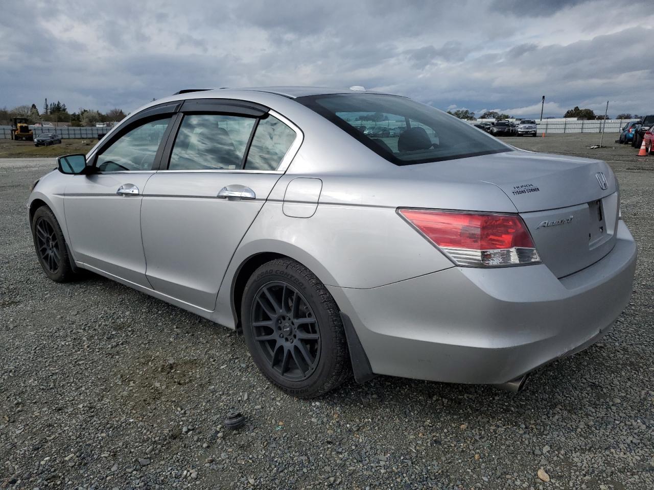 2010 HONDA ACCORD EXL - Image 2