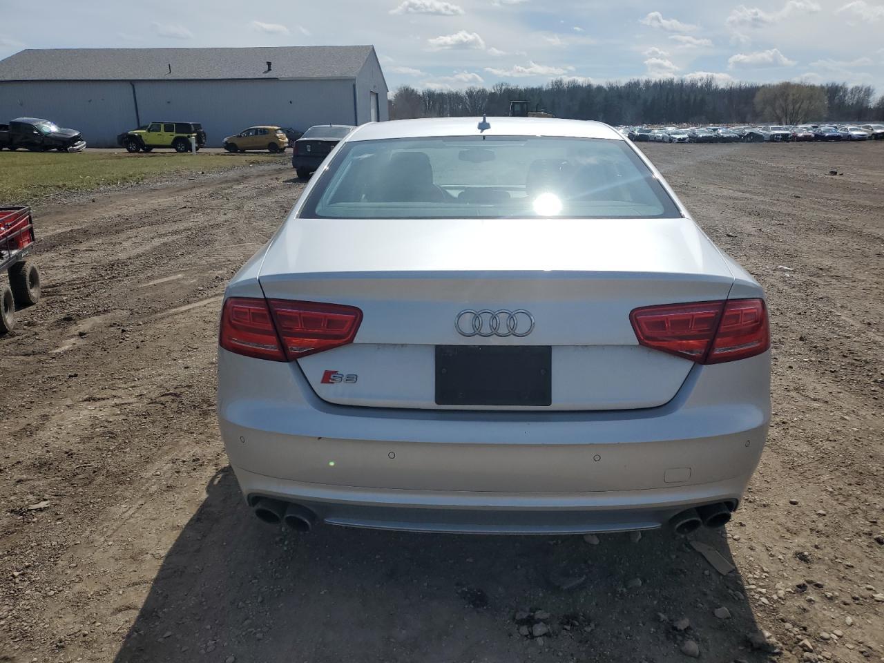 2013 AUDI S8 QUATTRO - Image 6
