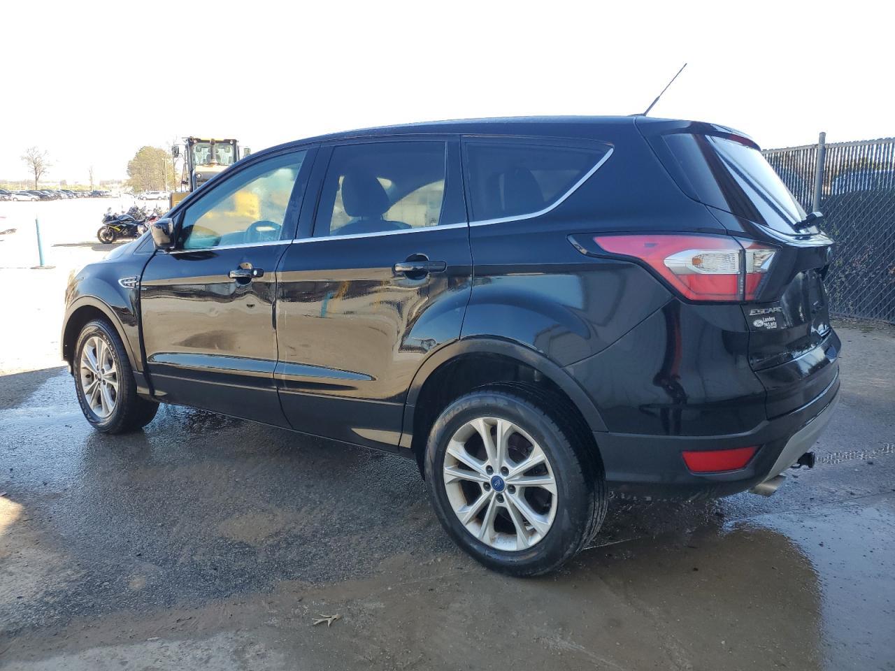 2017 FORD ESCAPE SE - Фото 2