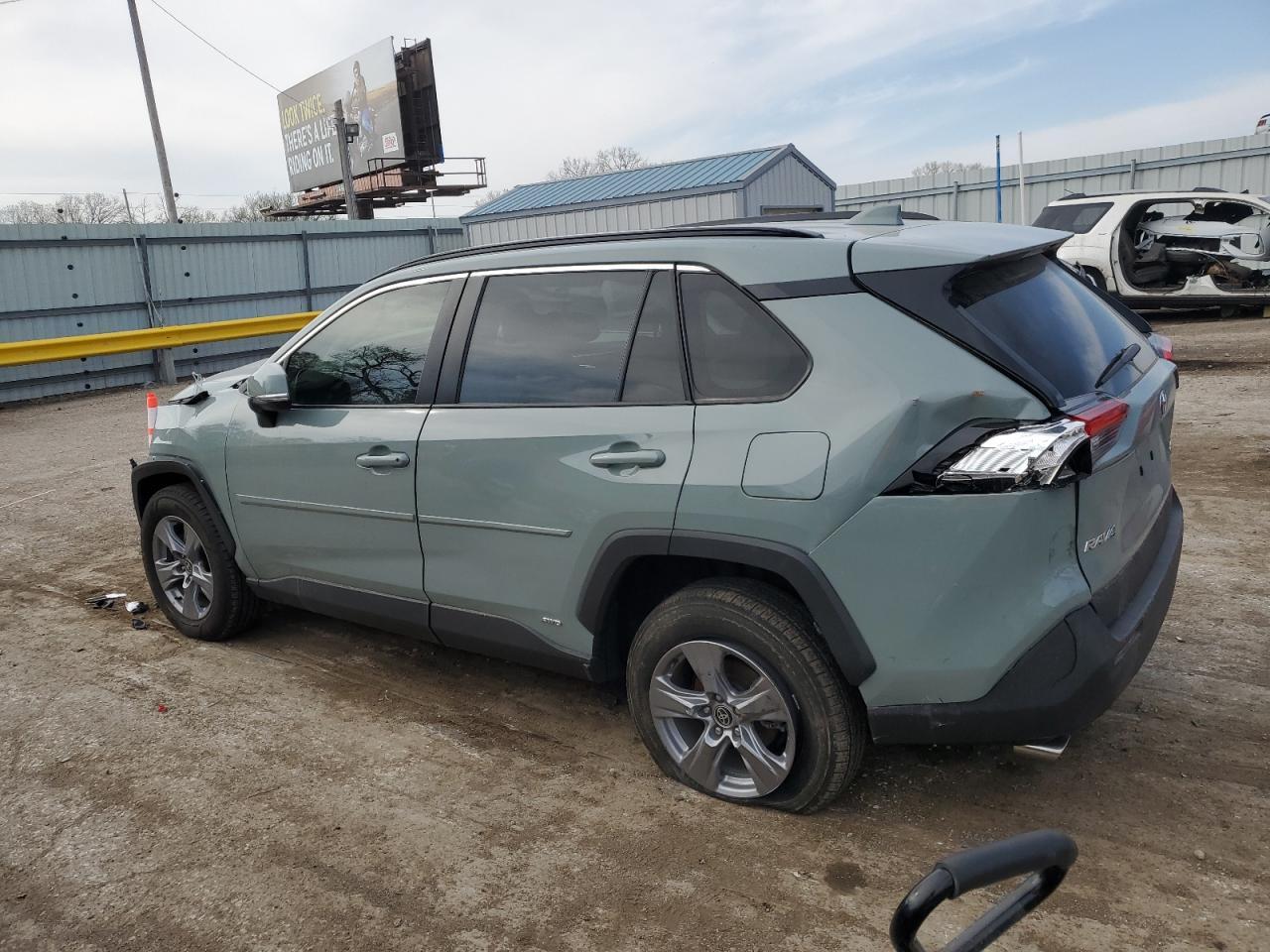 2022 TOYOTA RAV4 XLE - Image 2