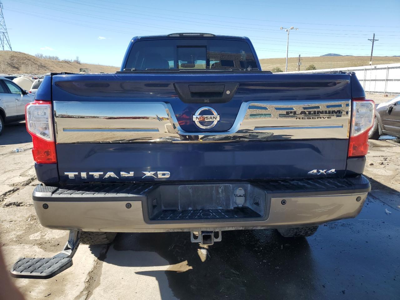 2017 NISSAN TITAN XD S - Фото 6