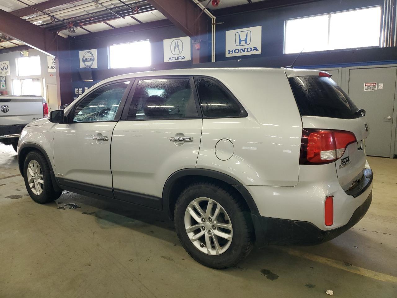 2015 KIA SORENTO LX - Image 2