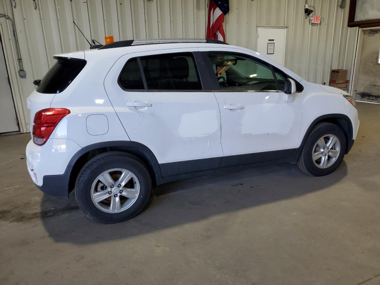 2019 CHEVROLET TRAX 1LT - Image 3