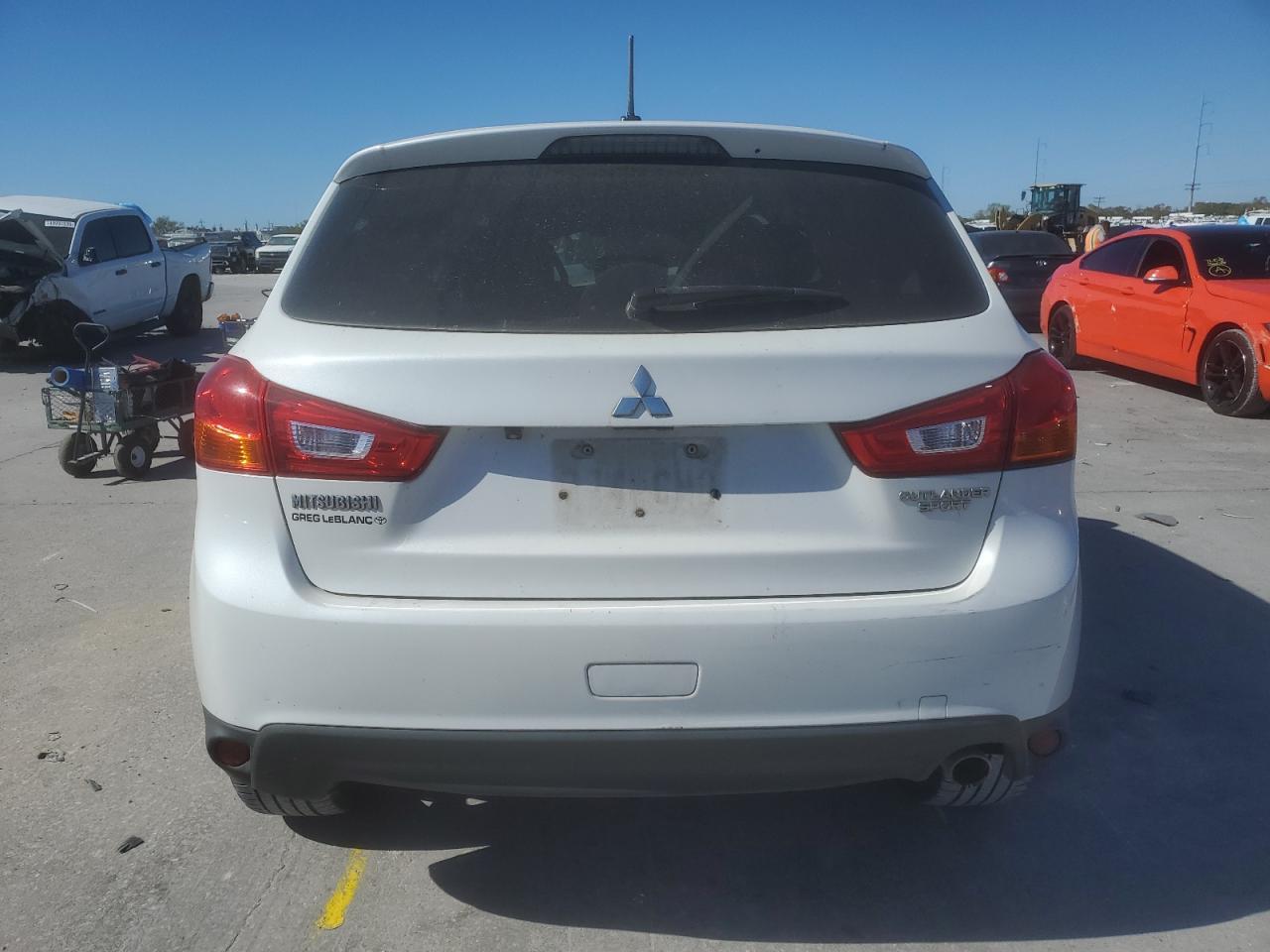 2015 MITSUBISHI OUTLANDER - Фото 6