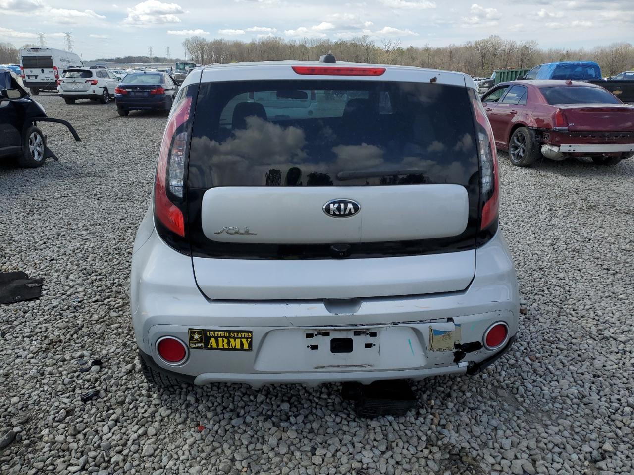 2019 KIA SOUL + - Image 6