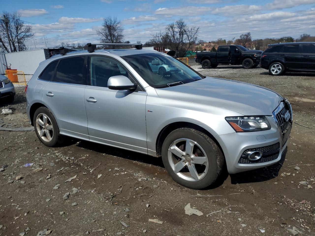 2011 AUDI Q5 PREMIUM - Image 4