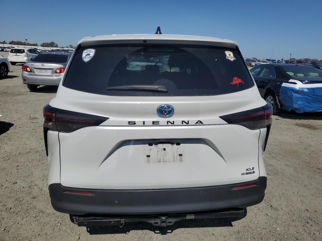 2023 TOYOTA SIENNA XLE - Image 6