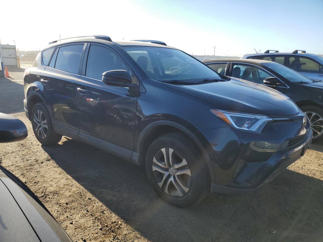 2017 TOYOTA RAV4 LE - Фото 4