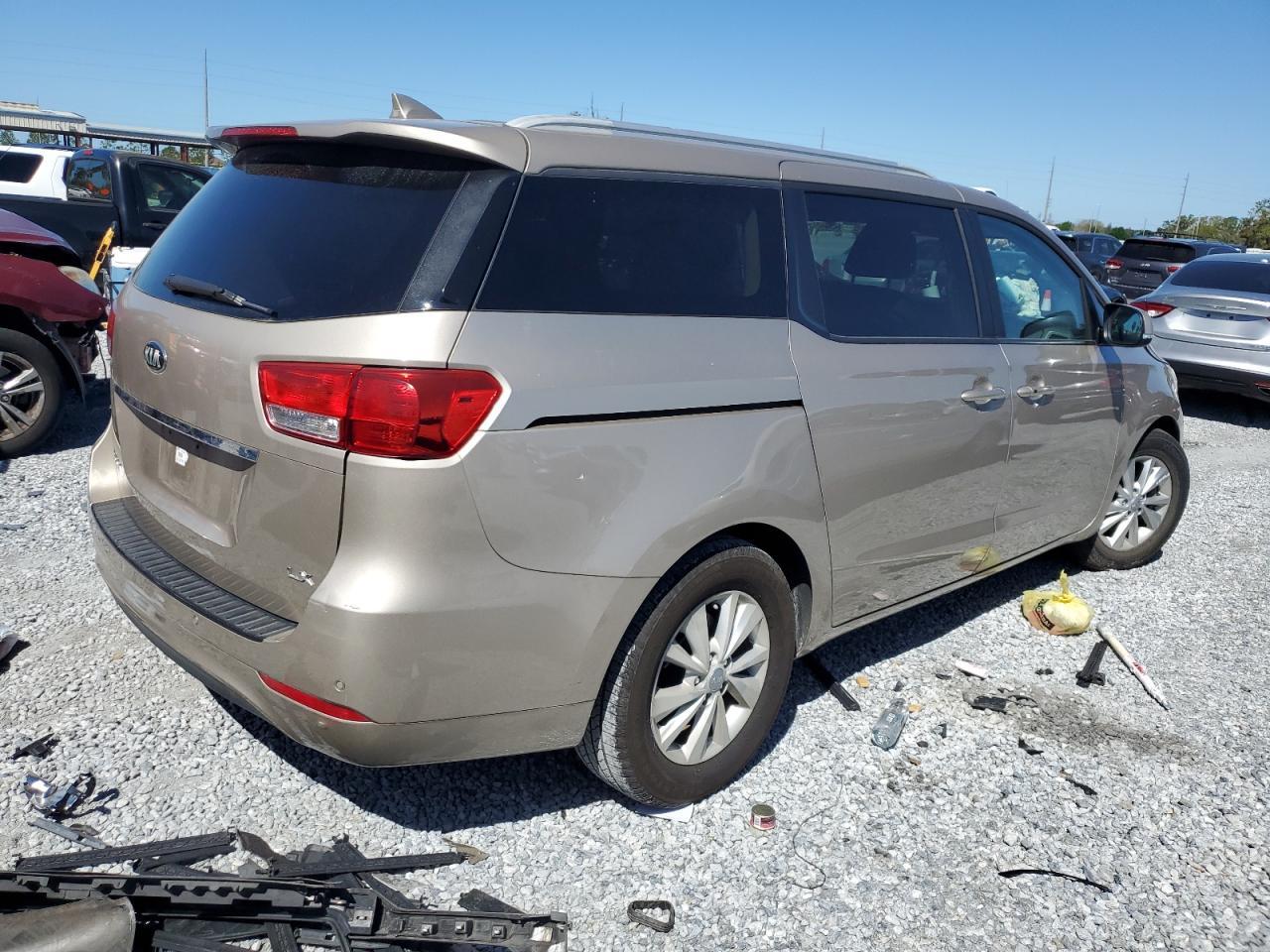 2017 KIA SEDONA LX - Фото 3