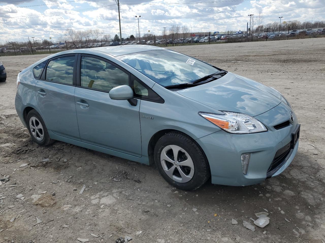 2015 TOYOTA PRIUS - Image 4