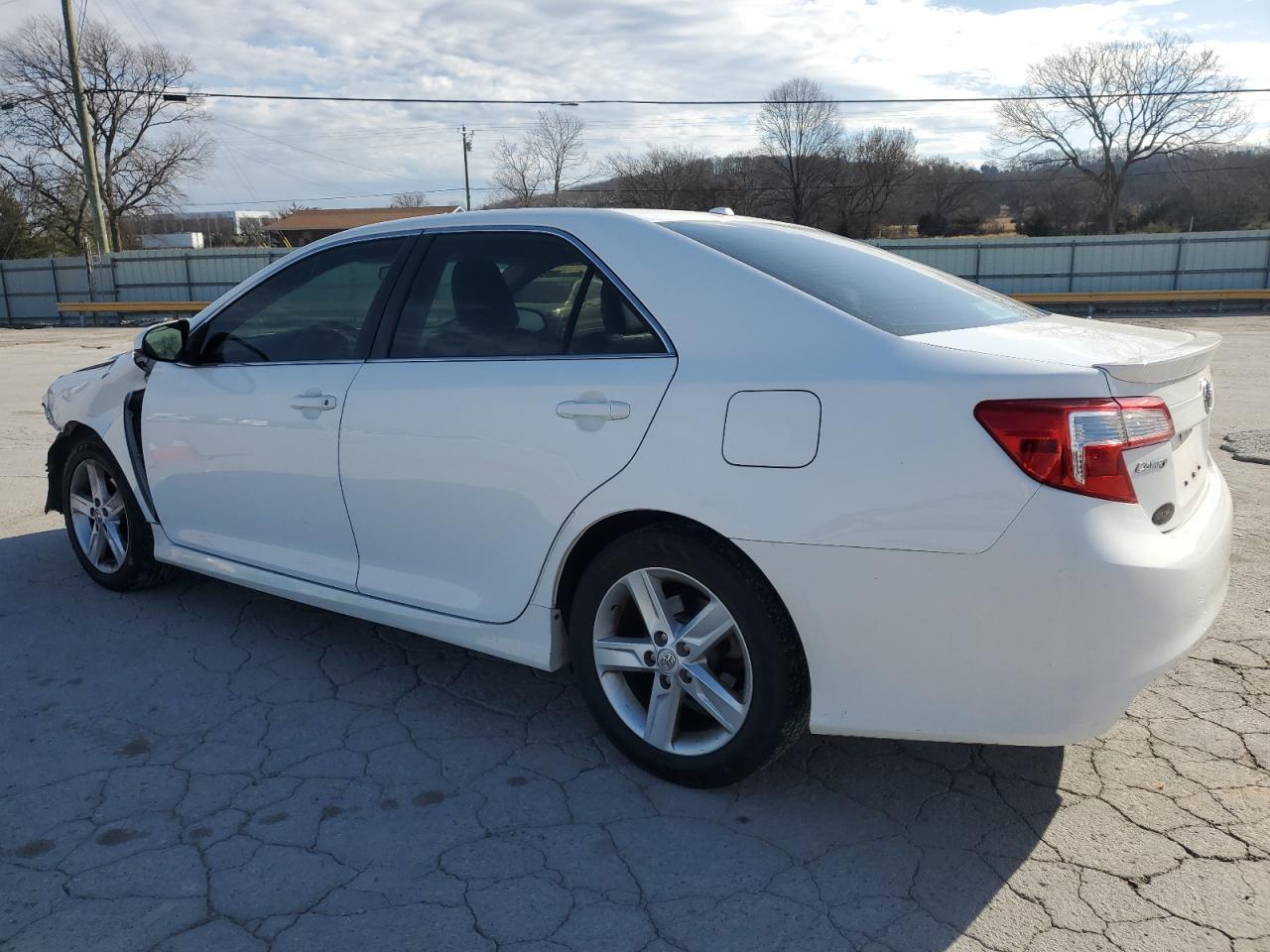 2013 TOYOTA CAMRY L - Фото 2