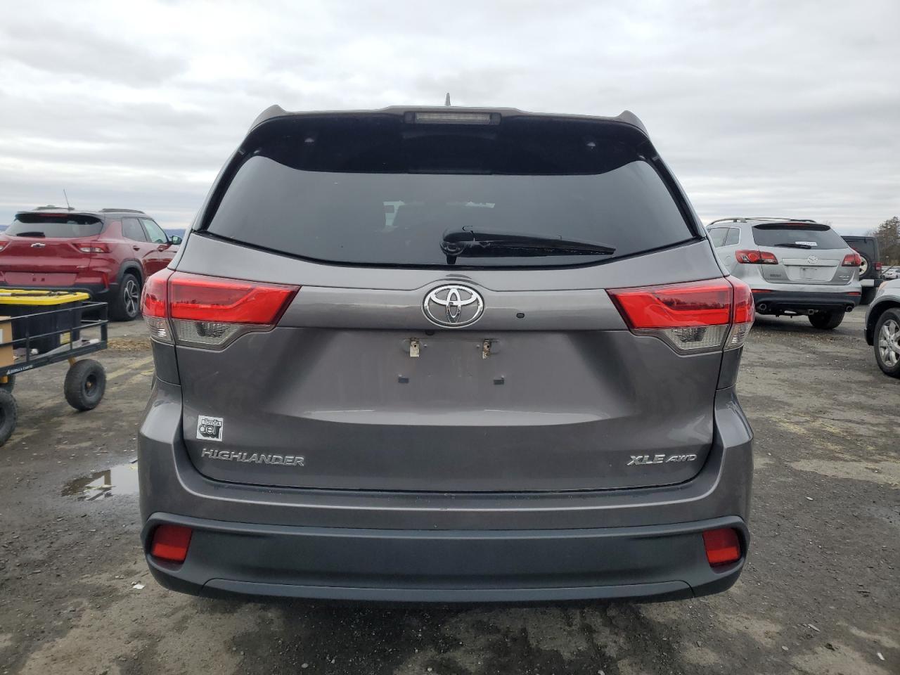 2018 TOYOTA HIGHLANDER - Image 6