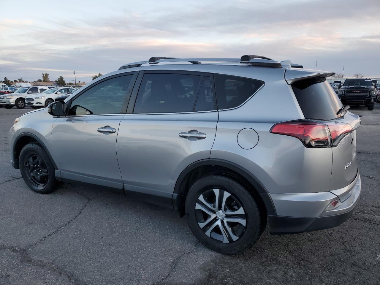 2018 TOYOTA RAV4 LE - Image 2