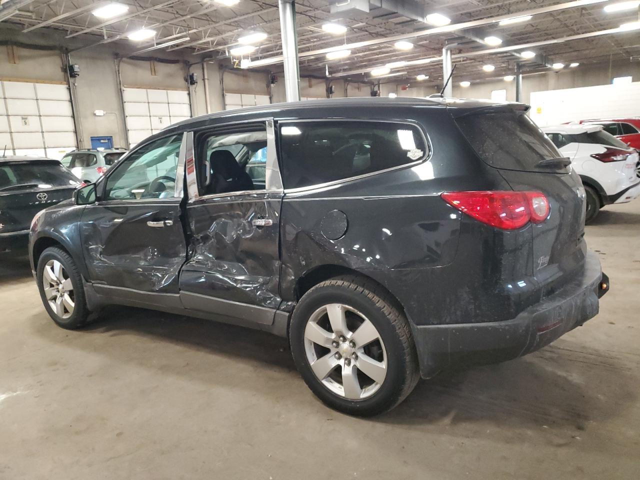 2012 CHEVROLET TRAVERSE L - Фото 2