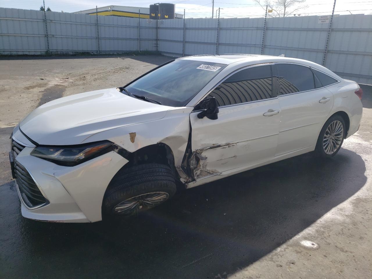 2019 TOYOTA AVALON XLE