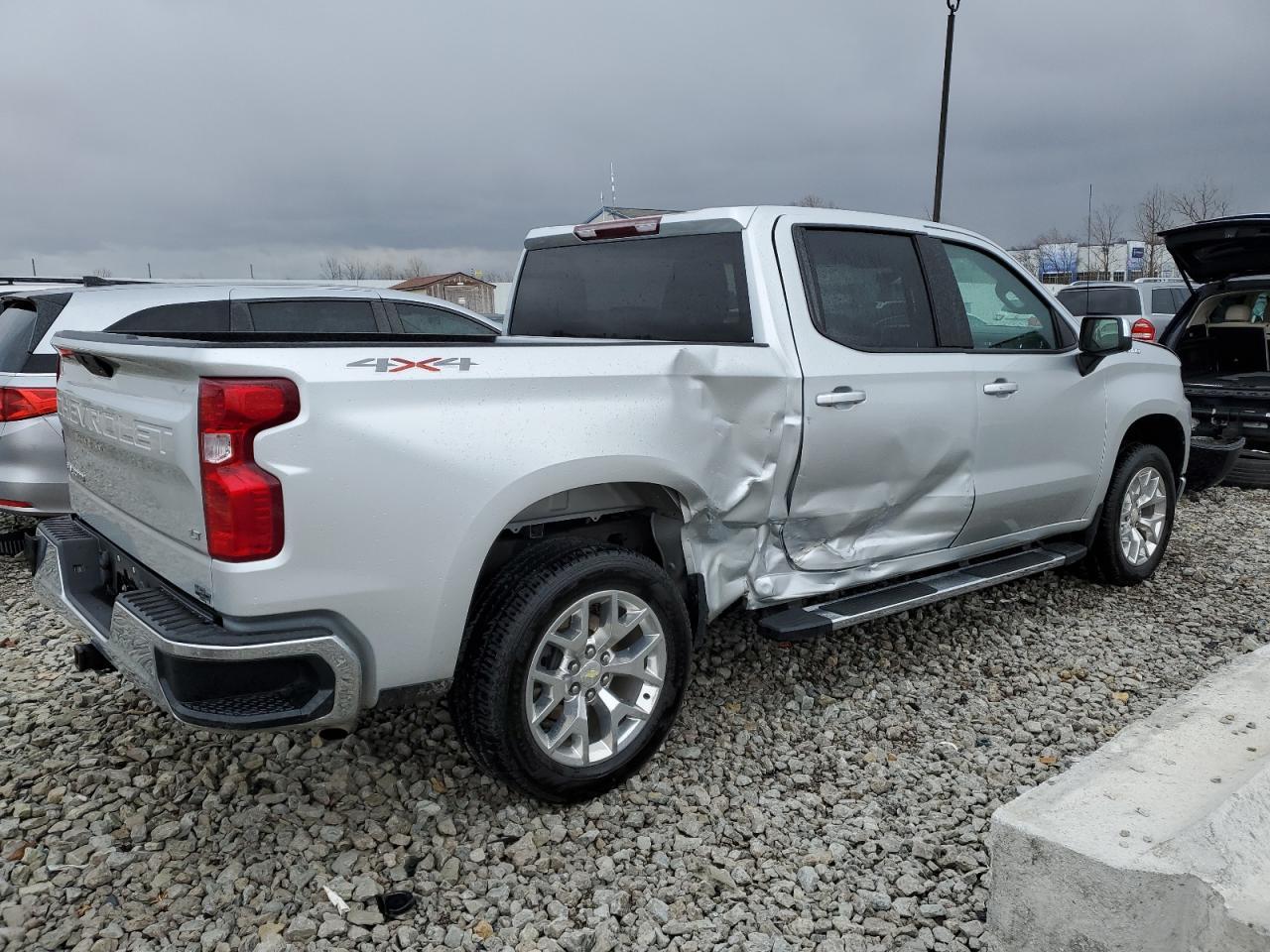 2021 CHEVROLET SILVERADO - Фото 3