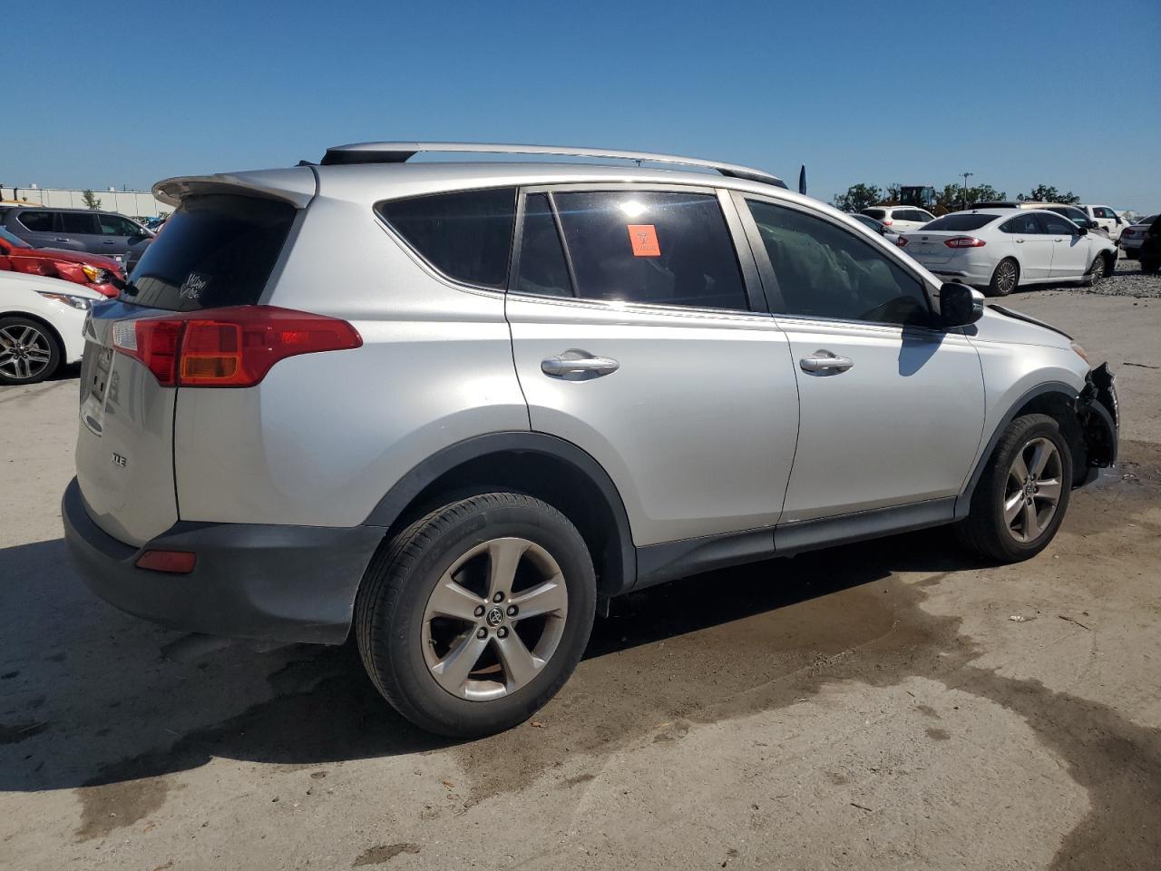 2015 TOYOTA RAV4 XLE - Фото 3