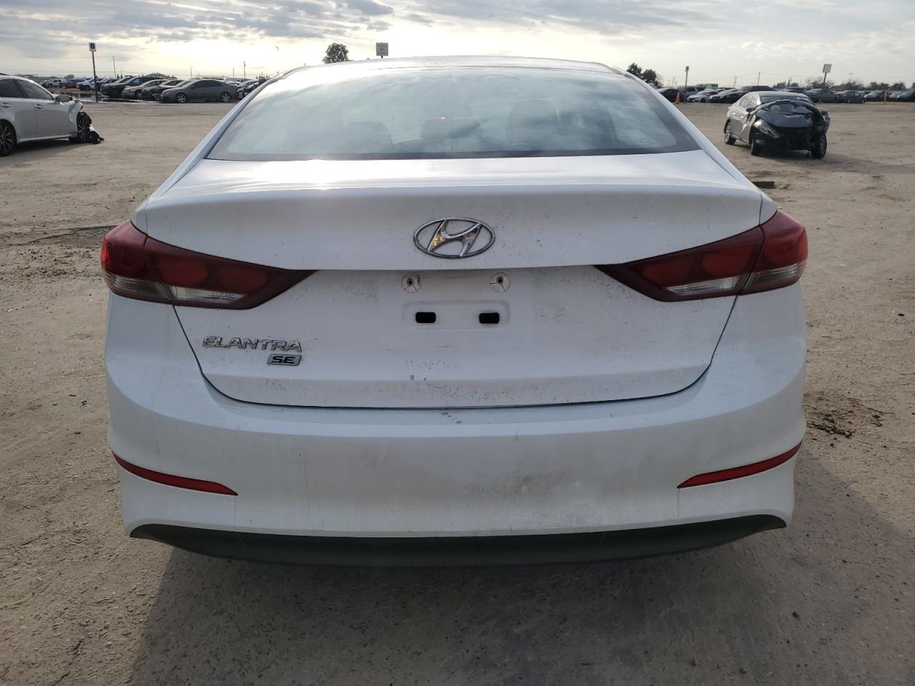 2018 HYUNDAI ELANTRA SE - Фото 6