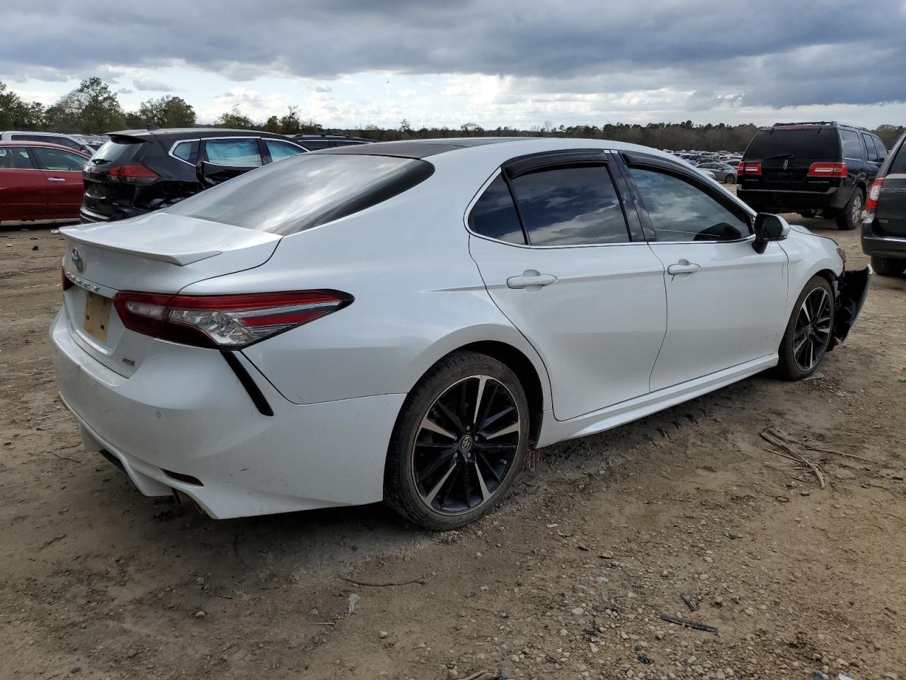 2018 TOYOTA CAMRY XSE - Фото 3