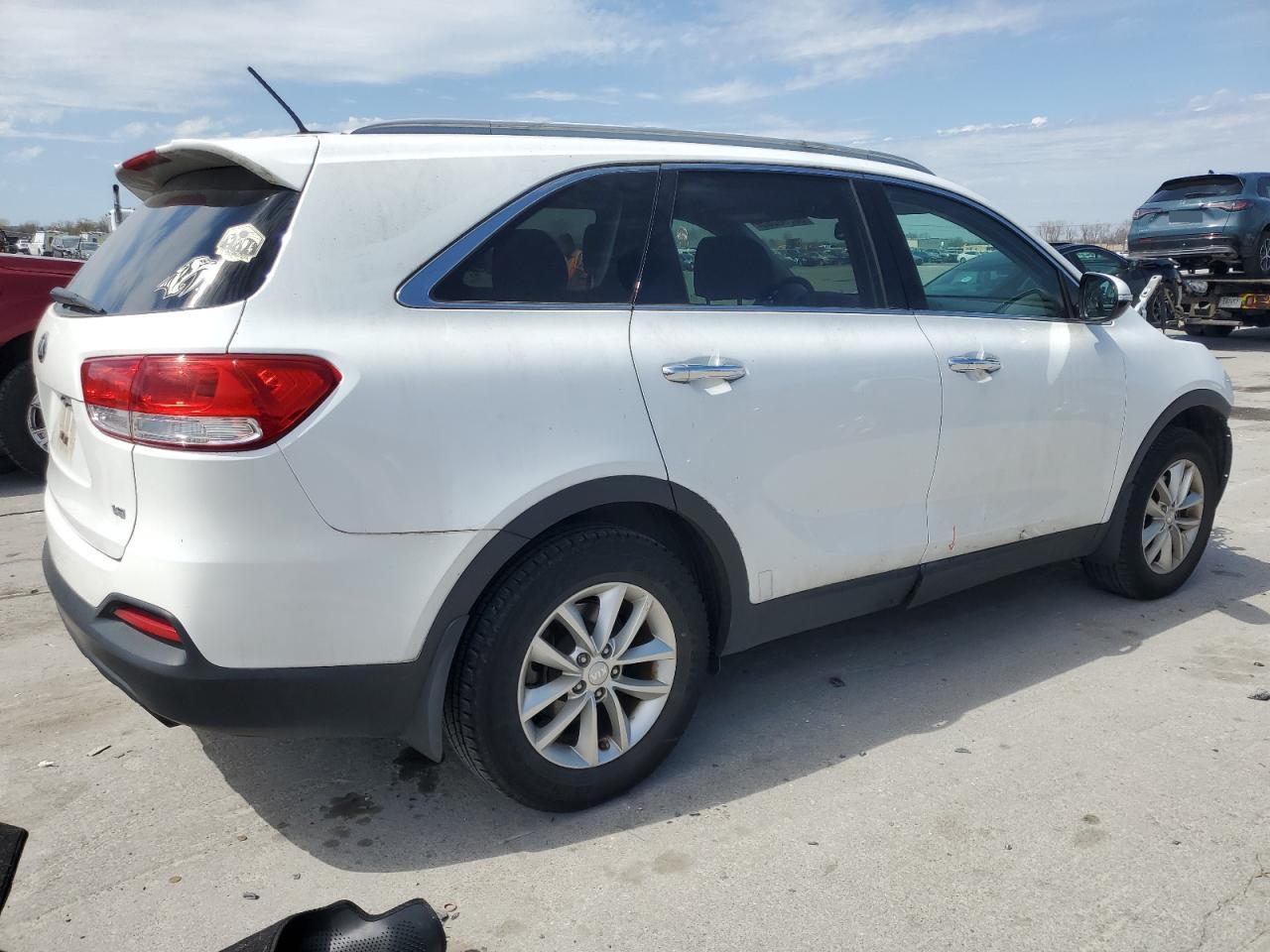 2017 KIA SORENTO LX - Фото 3