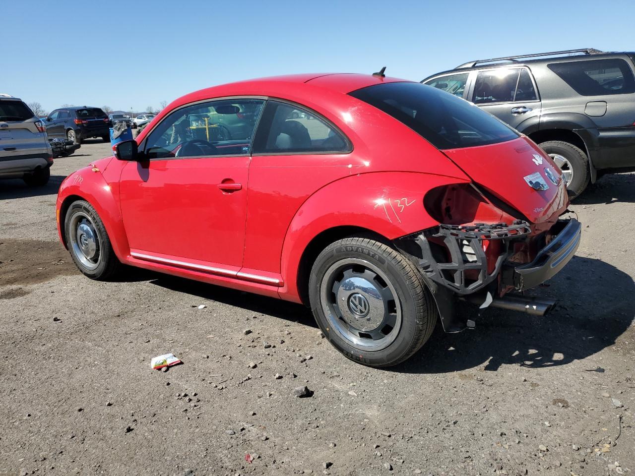 2012 VOLKSWAGEN BEETLE - Image 2