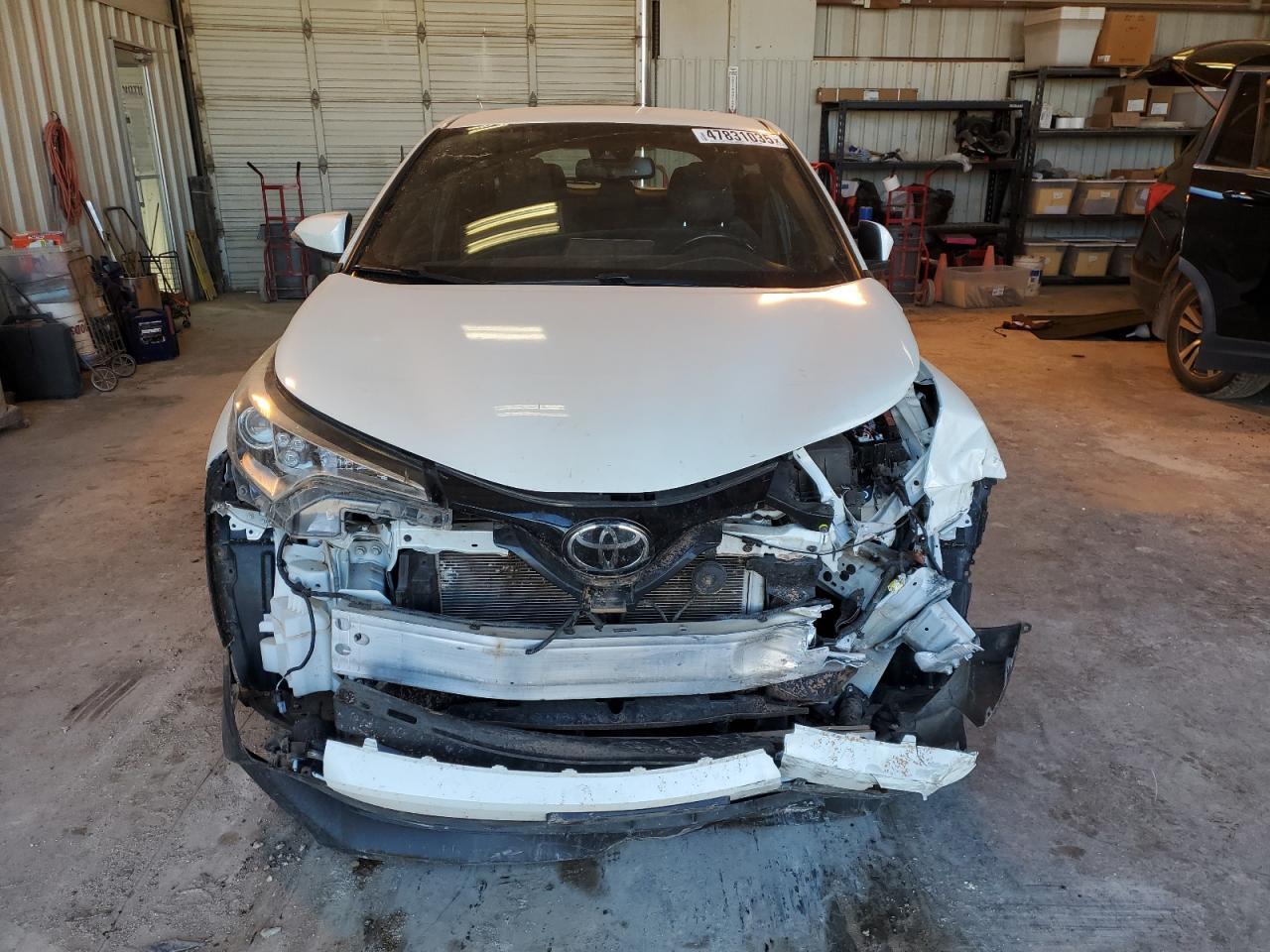 2018 TOYOTA C-HR XLE - Image 5