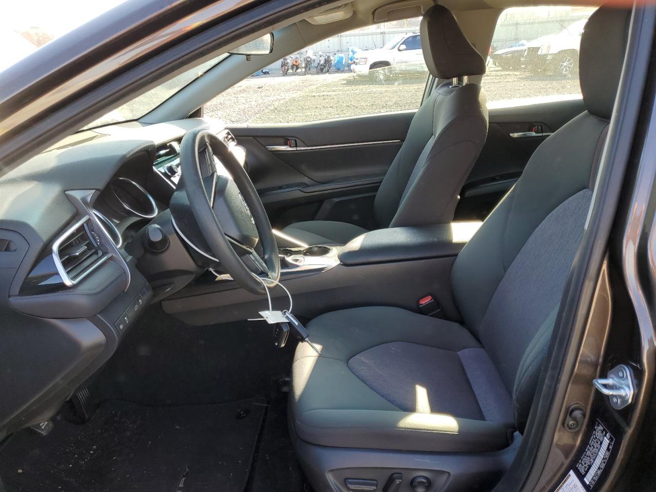 2018 TOYOTA CAMRY L - Фото 7