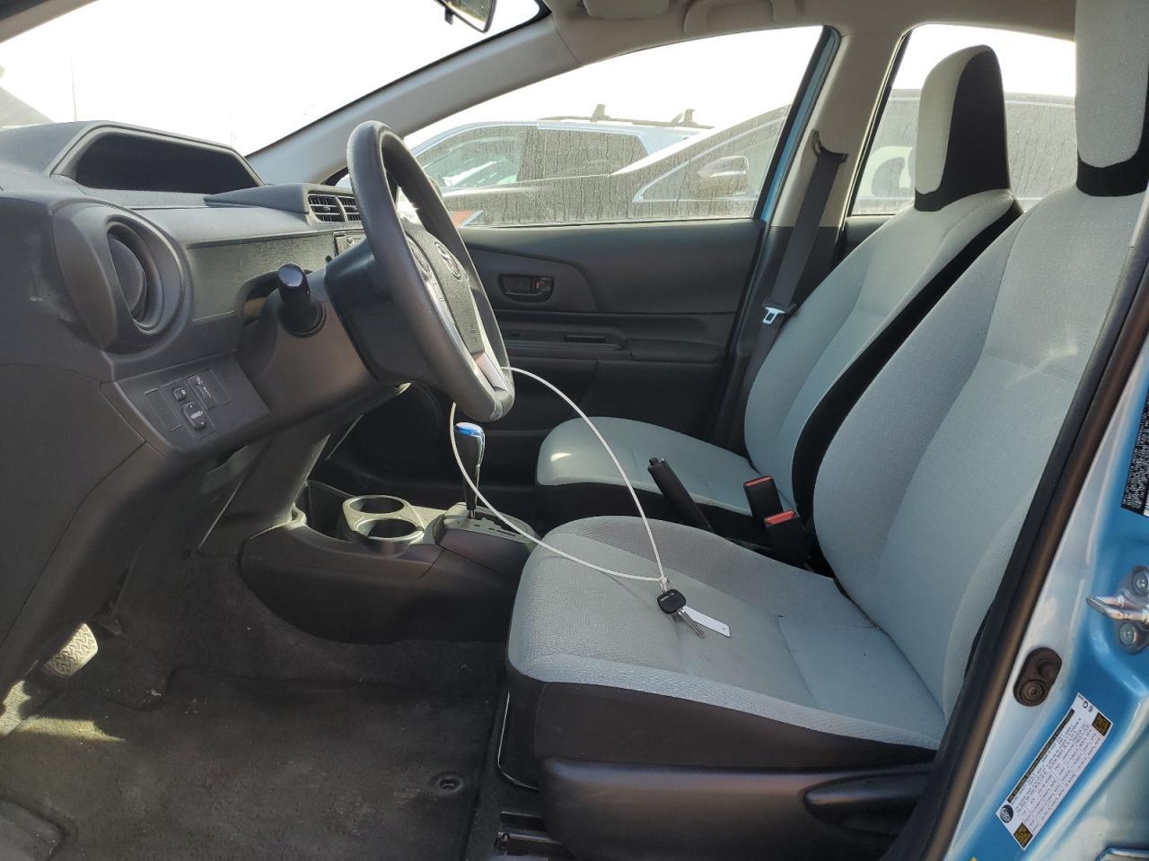 2016 TOYOTA PRIUS C - Image 7