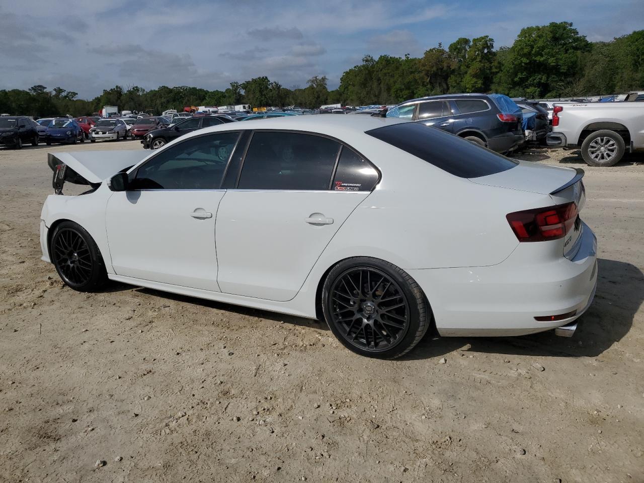 2017 VOLKSWAGEN JETTA SE - Image 2